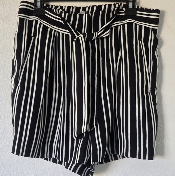 H & M romper high-waisted shorts, women's in size 14, very good condition - Picture 5 of 9
